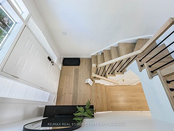5th image of 29 Mosaics Ave