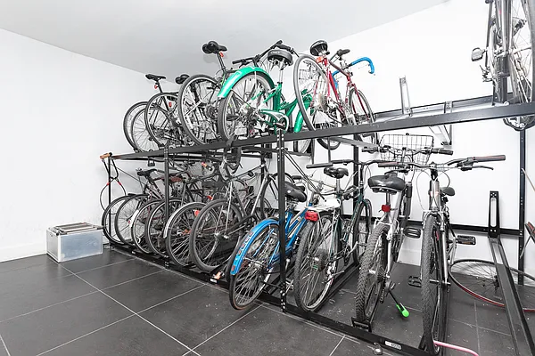 Rented by MySpaceNYC | media 17