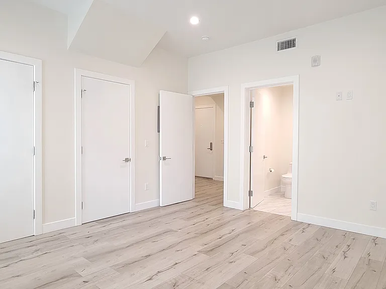 1110 Magnolia Ave #207 — Photo 10
