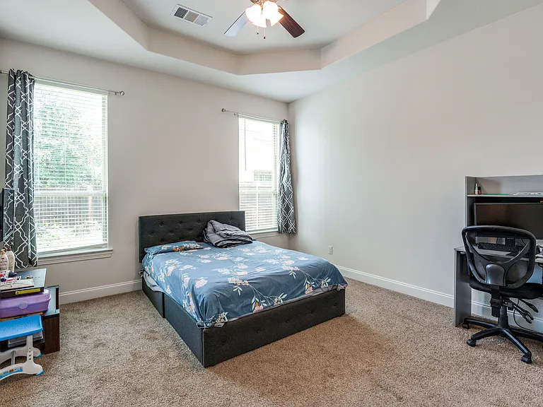 462 Steele St — Photo 14