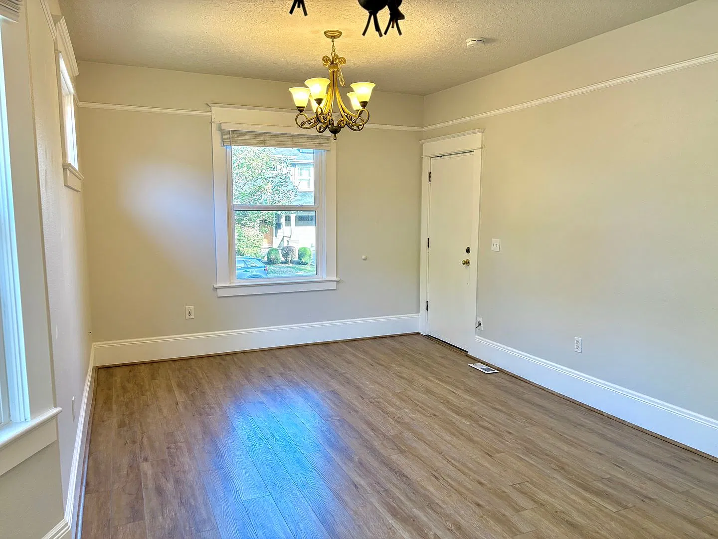 Reed Neighborhood Beautifully Renovated 3-Level Home with Huge Attic Bedroom, Fenced Backyard — Photo 3
