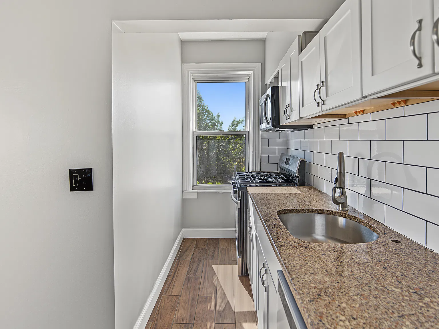 4 bed, 1800 sqft, $2,900 — Photo 4