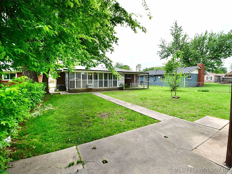 3707 E 29th St — Photo 23