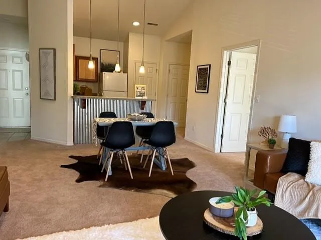 Staged Glenoak floor plan