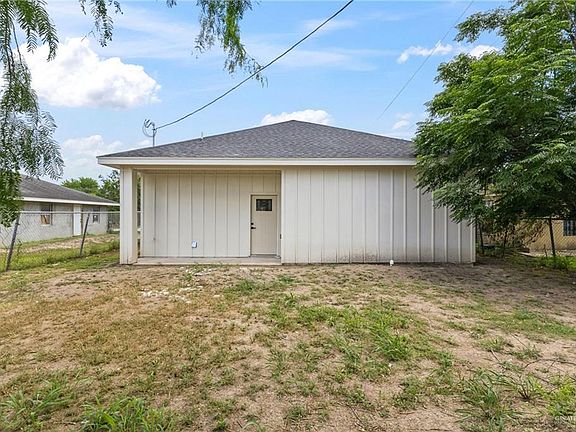 5th image of 601 W Falcon Ave