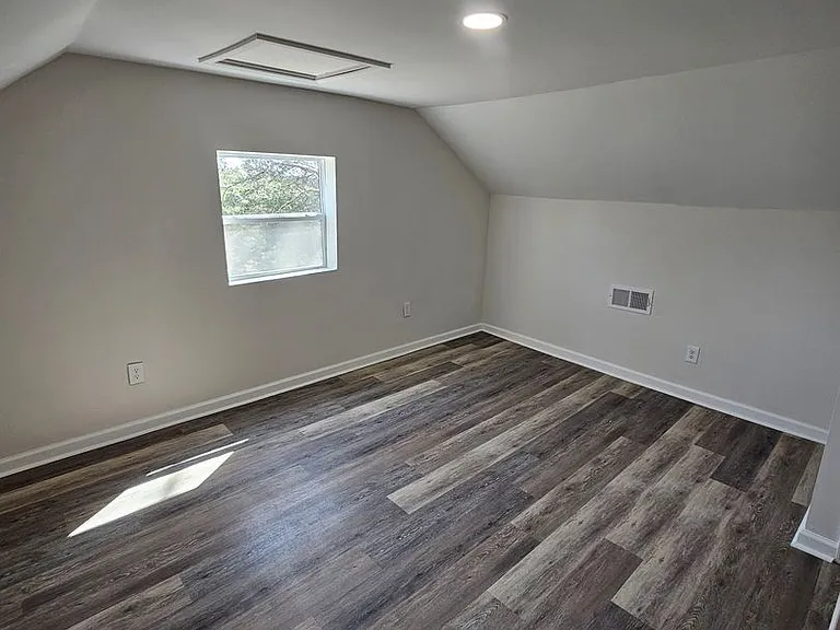 118 Arms Rd — Photo 10