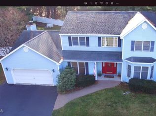 31 Princess Taylor Ln, Albany, NY 12203