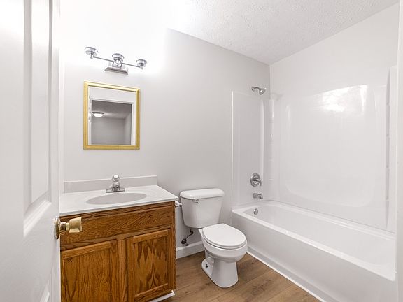2nd image of 4556 Winslow Dr