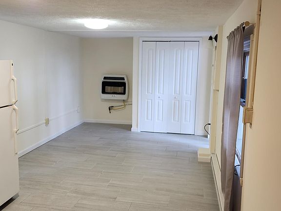 2nd image of 135 Marion St APT 1