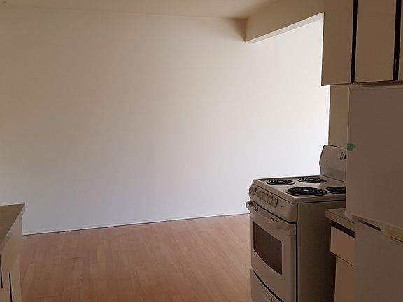 3rd image of 9807 108th Ave #107