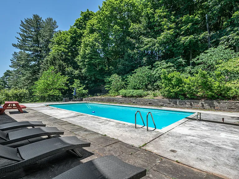 681 Closter Dock Rd — Photo 36