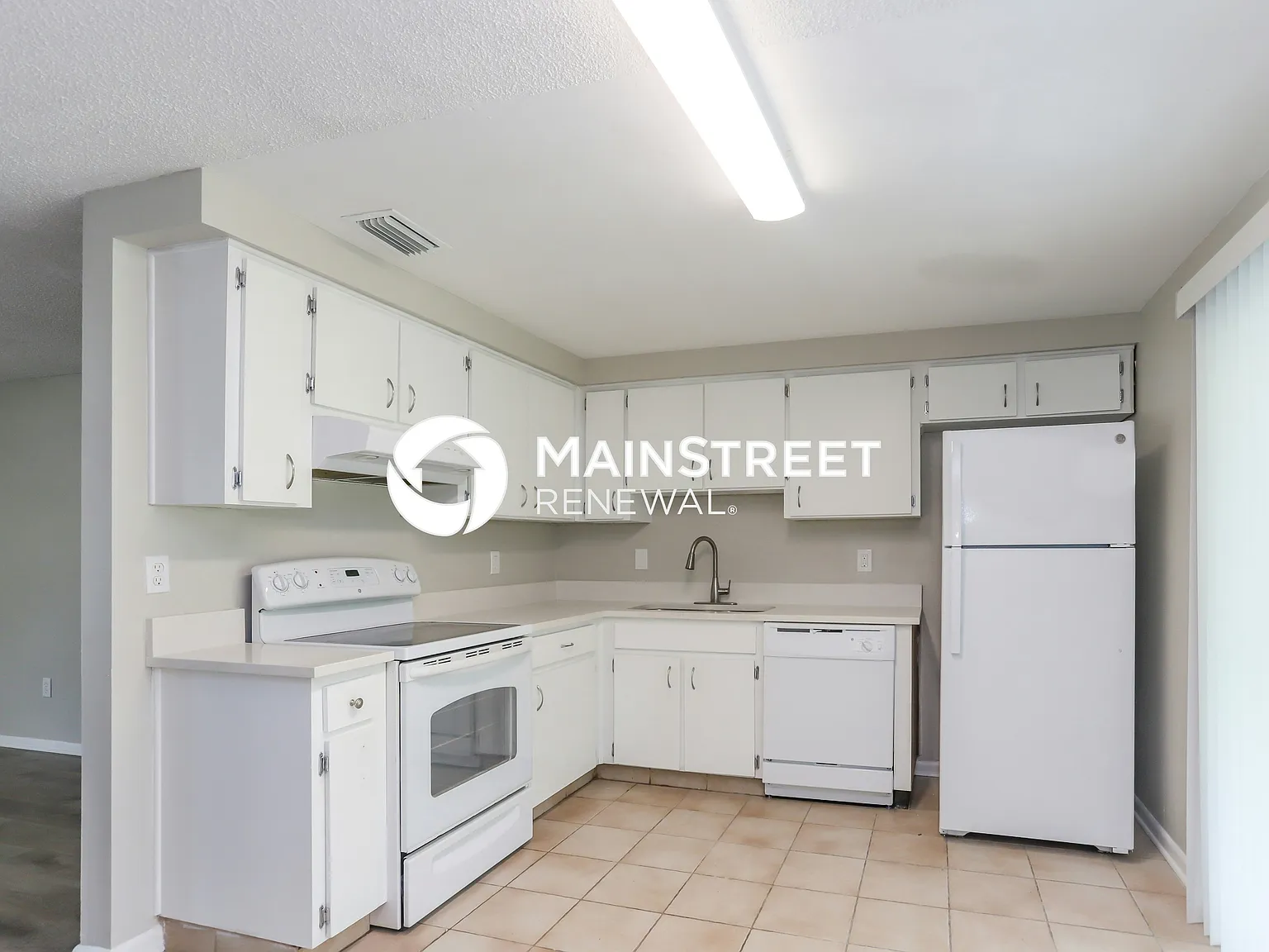 2216 Selkirk St — Photo 4