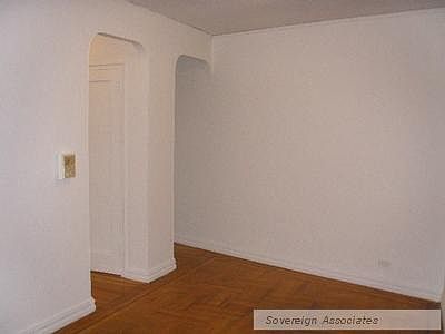 3rd image of 560 W 218th St APT 3D