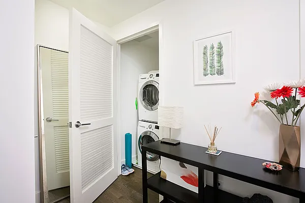 Rented by R New York | media 22