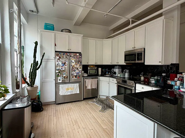 106 E 19th St #11 — Photo 4