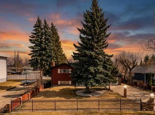 3919 43rd Ave, Red Deer, AB T4N3B8