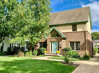 427 N Washington Ave, Park Ridge, IL 60068