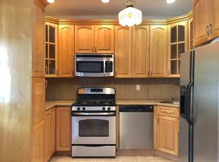3451 9th St APT 1B, Astoria, NY 11106