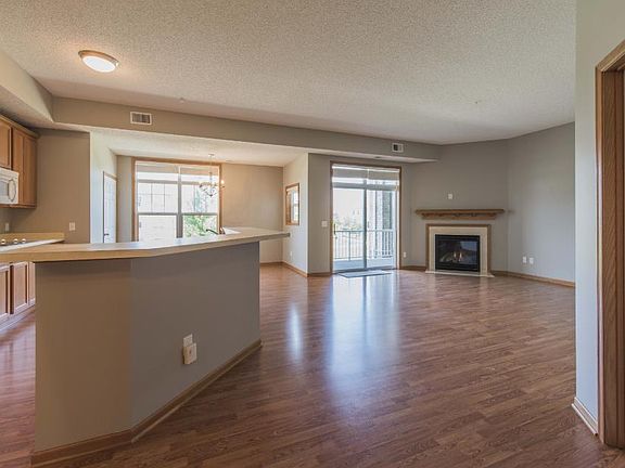 4th image of 17393 72nd Ave N #3502