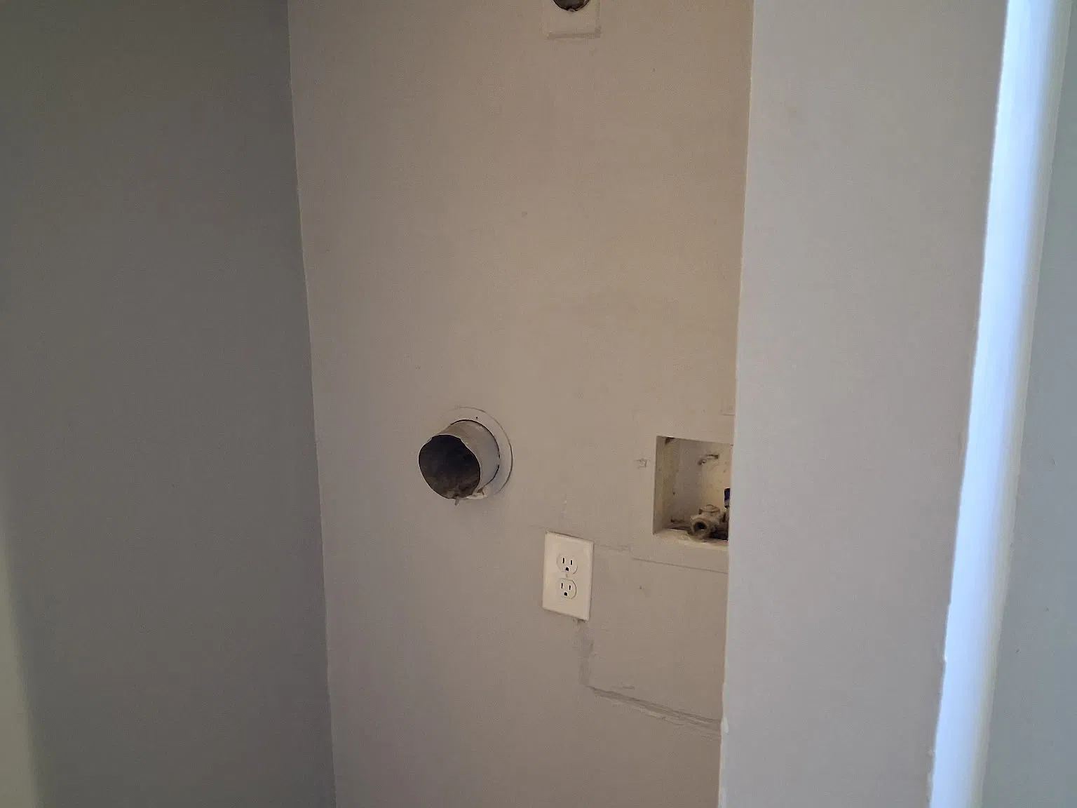 2 bed, 885 sqft, $1,500 — Photo 2
