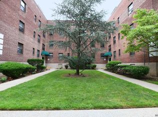47-35 216th St APT 1B, Bayside, NY 11361