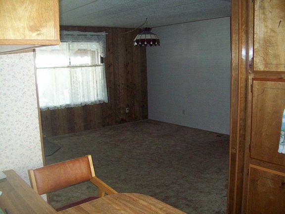4th image of 818 Pine Dr