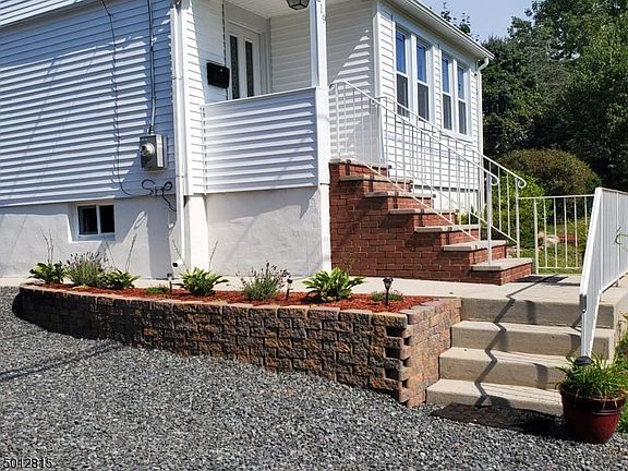 3rd image of 219 Boesel Ave