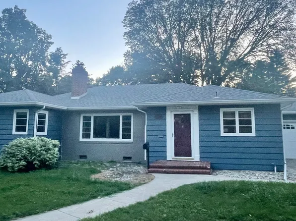 1315 N Washington St, Aberdeen, SD 57401