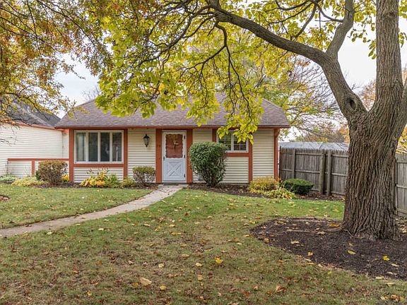 2nd image of 25 Garden Dr #25