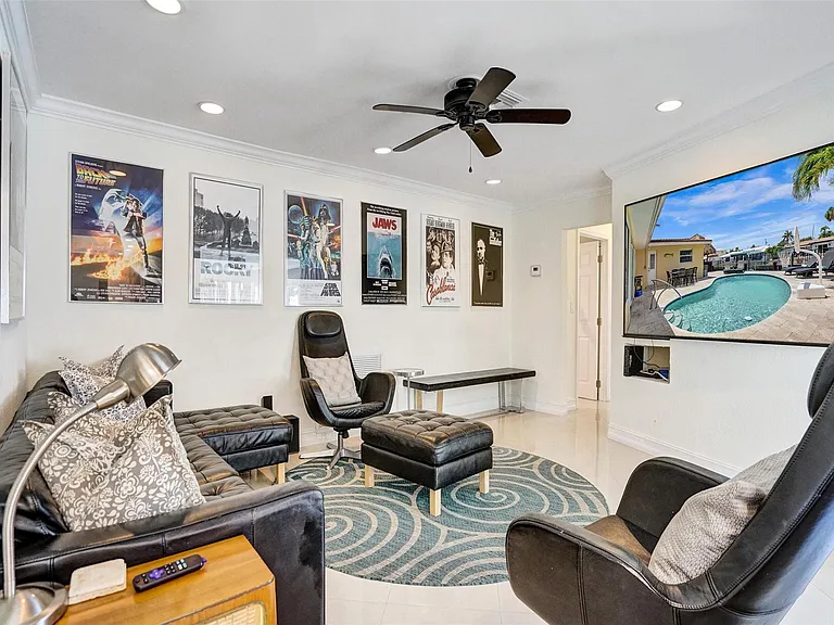 2051 Coral Reef Dr — Photo 14