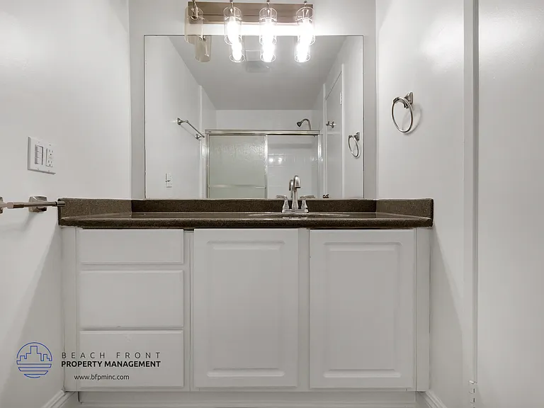 740 W 24th St. — Photo 72