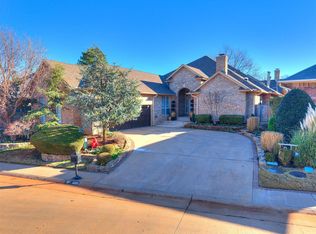 6016 Chestnut Ct, Edmond, OK 73025