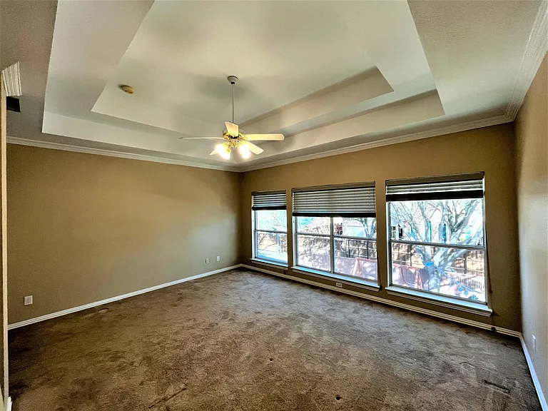 18716 Greenside Dr — Photo 17