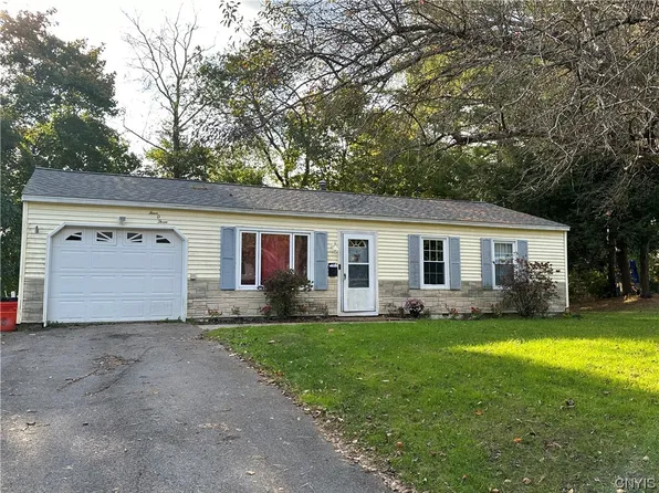 403 Cedarbrook Cres, Utica, NY 13502