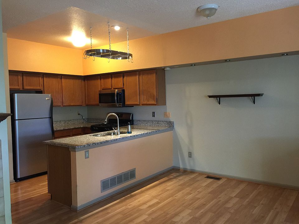 Great dining/kitchen