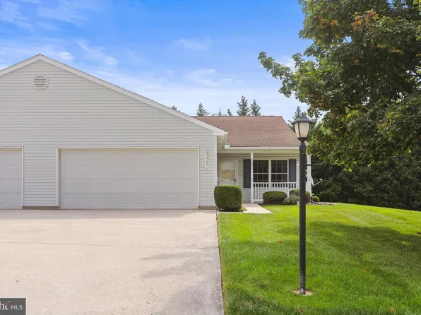 1365 Village Dr #23, Spring Grove, PA 17362