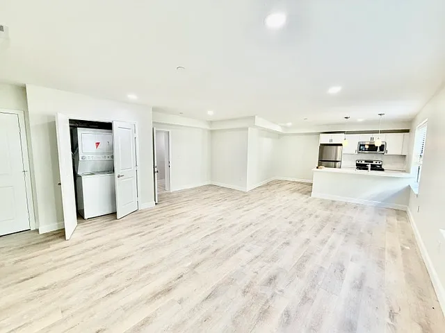 455 Massachusetts Ave #207