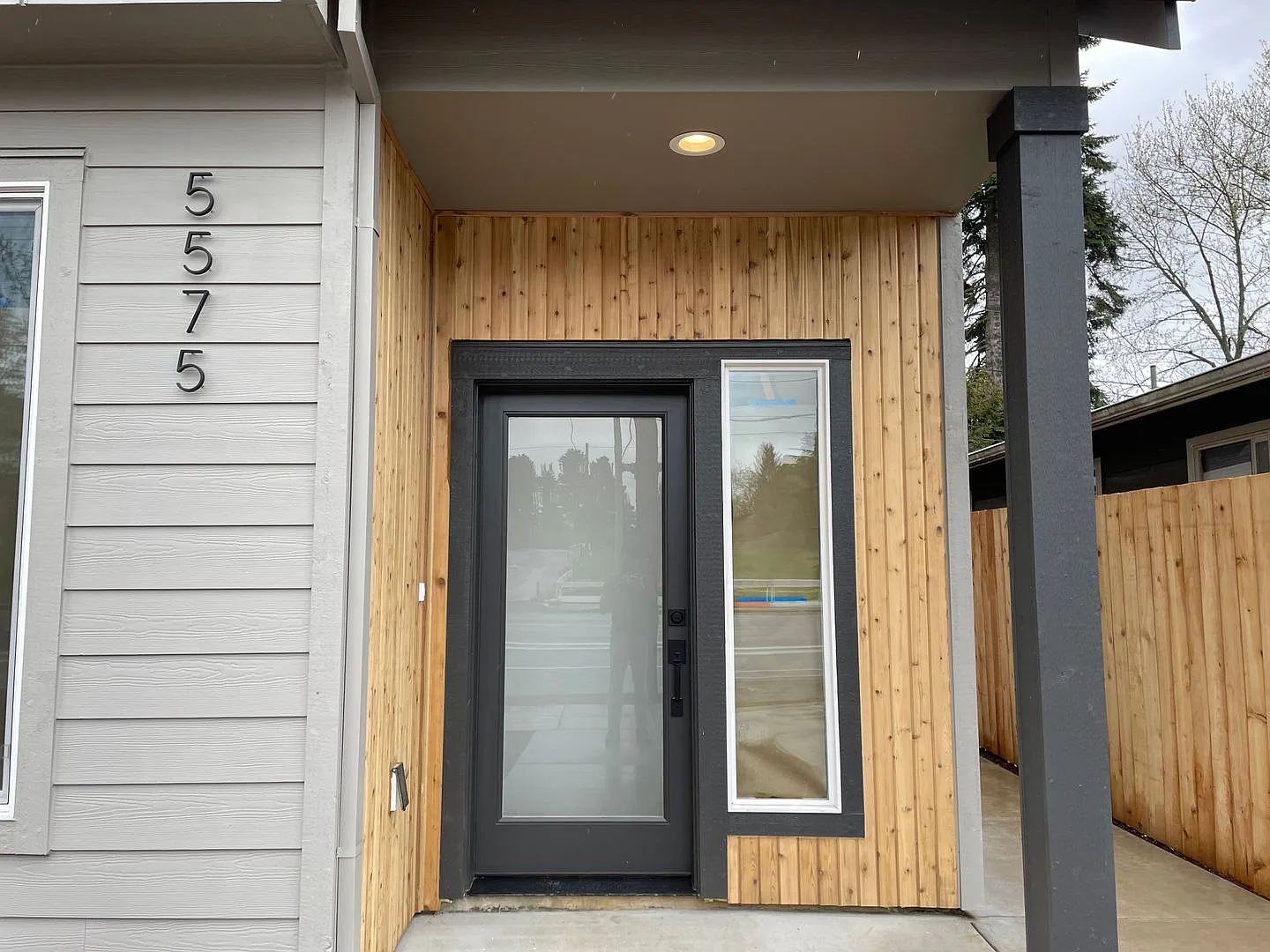 Wonderful Modernized 4-bedroom, 3-bath Home in North Portland! — Photo 2