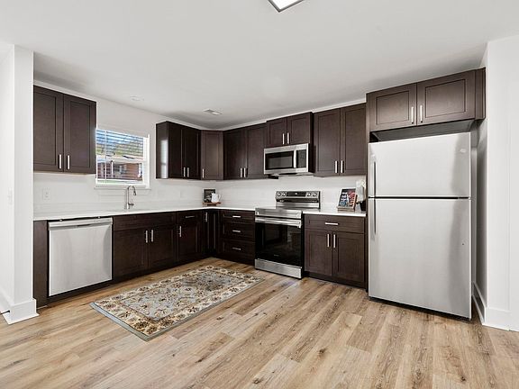 4th image of 7 Robin Hood Rd