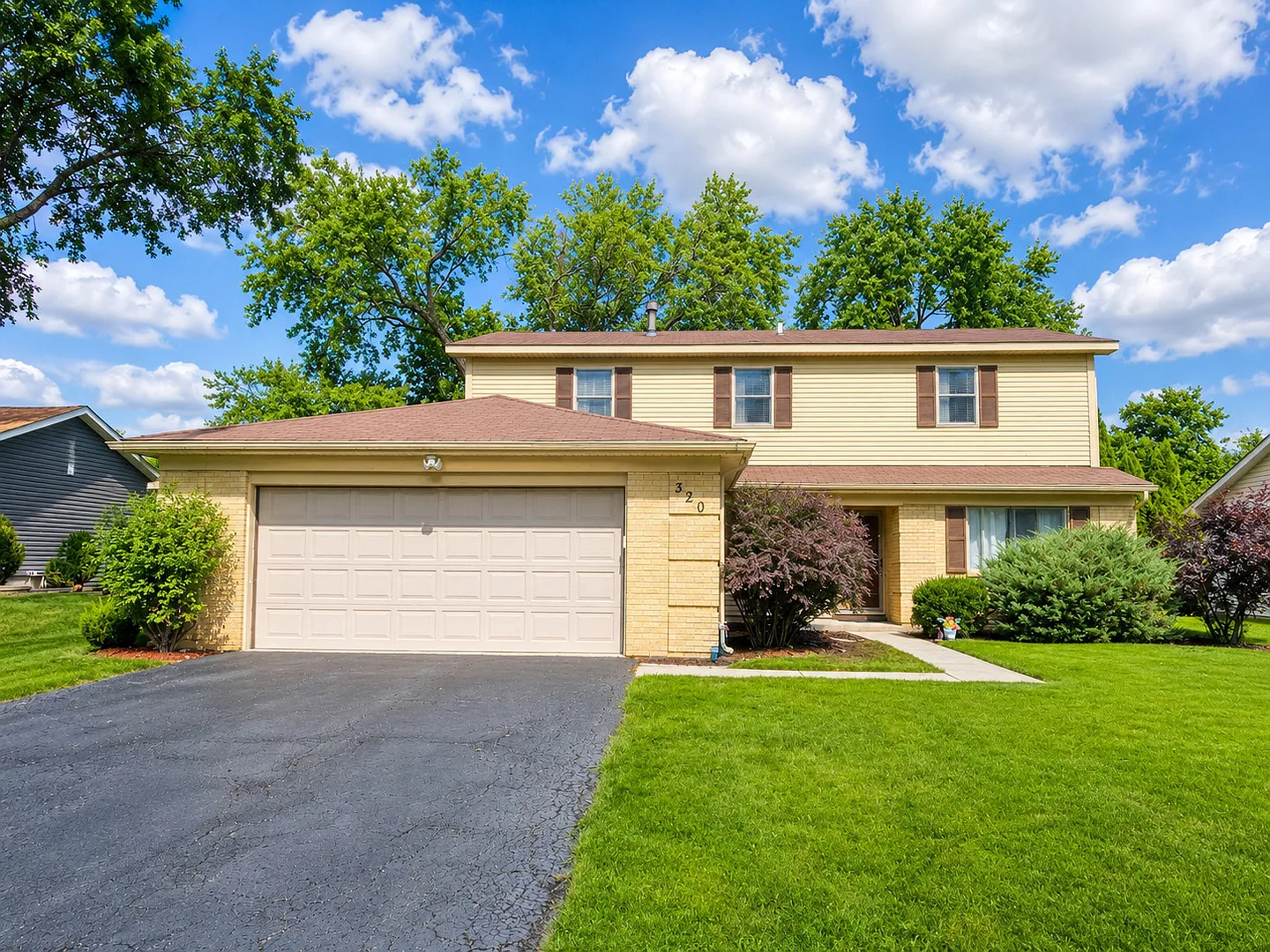 4 bed, 2.5 bath, 1900 sqft, $3,250 — Photo 1