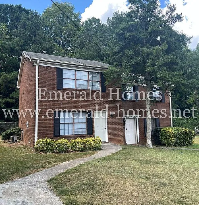 838 Stillwater Ln