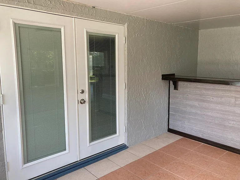 10606 Whitman Cir — Photo 32