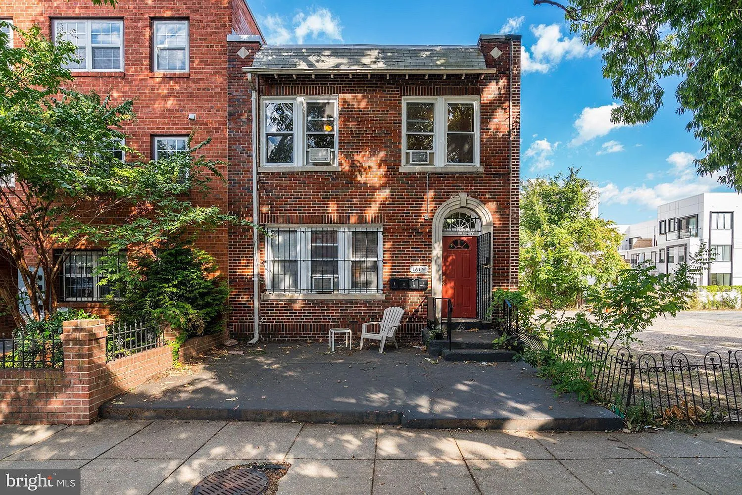 2 bed, 800 sqft, $2,500 — Photo 1