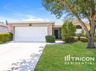 8740 Lake Meadows Ln, Hurst, TX 76053