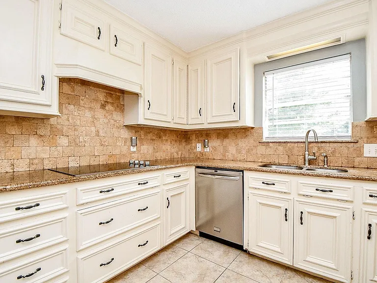 1015 Kanah Ln — Photo 10