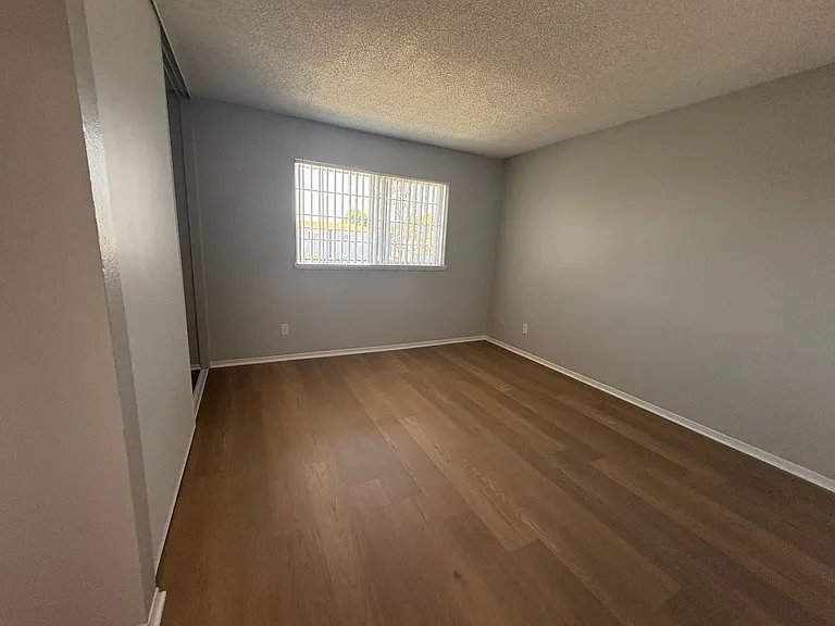 Villa Del Sol Apartments — Photo 78