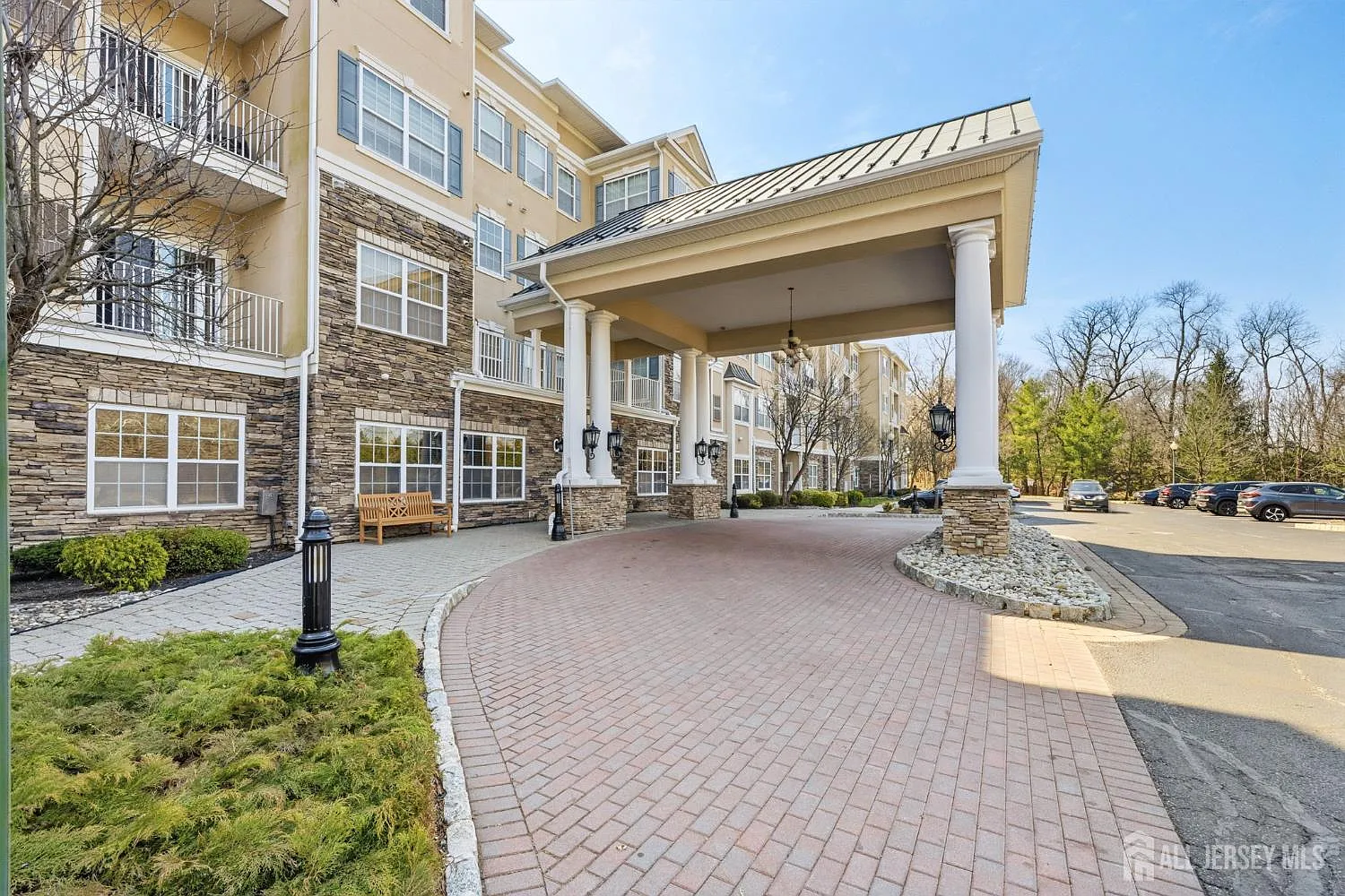 540 Cranbury Rd APT 107 photo 1