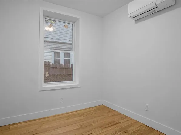 679 East 221st Street image 14 of 30