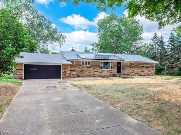 5889 Cherrywood Dr, Lorain, OH 44053