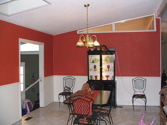 Large eat in kitchen with sky lights